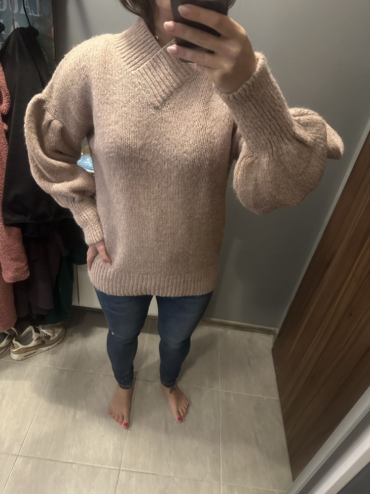 Pudrowy rozpwy sweter bufiaste rekawy