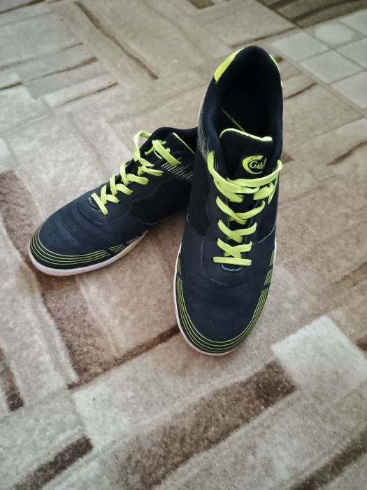 Футзалки, взуття для футболу