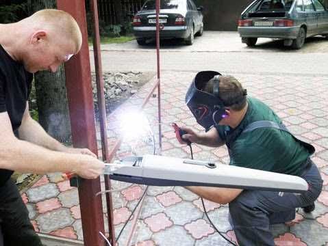 Ремонт ворот, роллет и автоматики, шлагбаумов и автоматических дверей.
