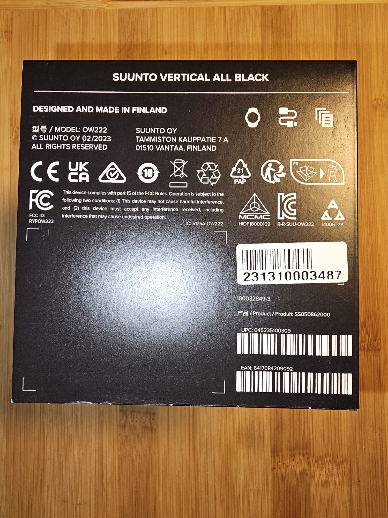Sunto Vertical Black , Sunto 9 Peak Pro Black .