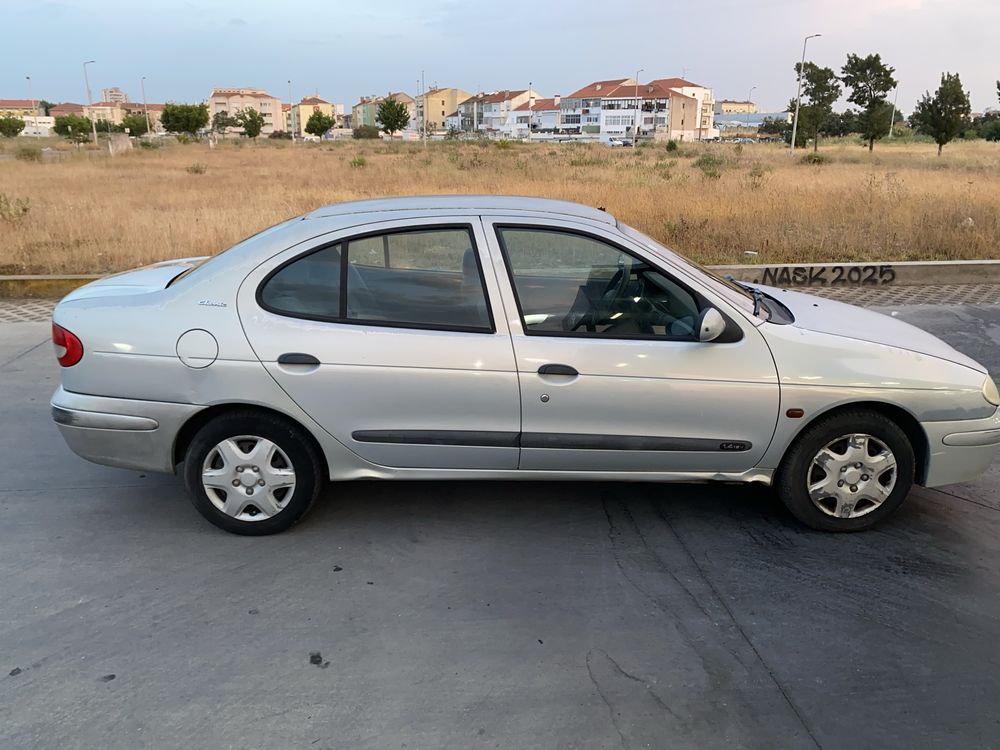 Renault megane 1.4 16v gasolina muito economico