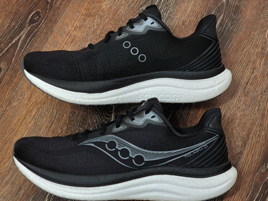 Оригінал 100% чоловічі кросівки saucony triumph 23  eur 47