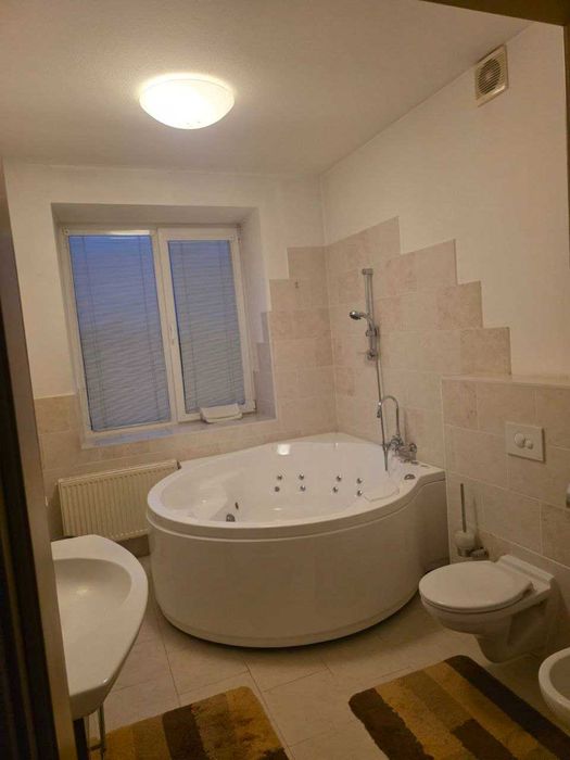 Продам двоповерховий будинок 260 кв м