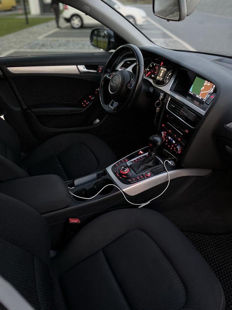 Продам Audi A4 b8