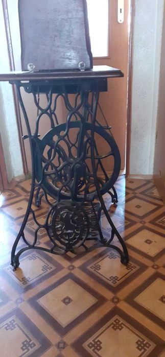 Starodawna maszyna do szycia Singer