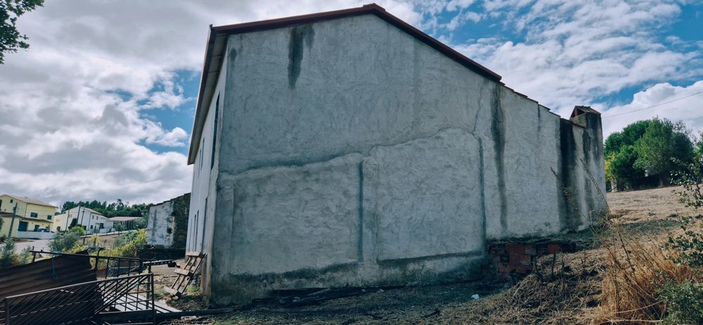 Moradia inserida em terreno de 3.700 m².