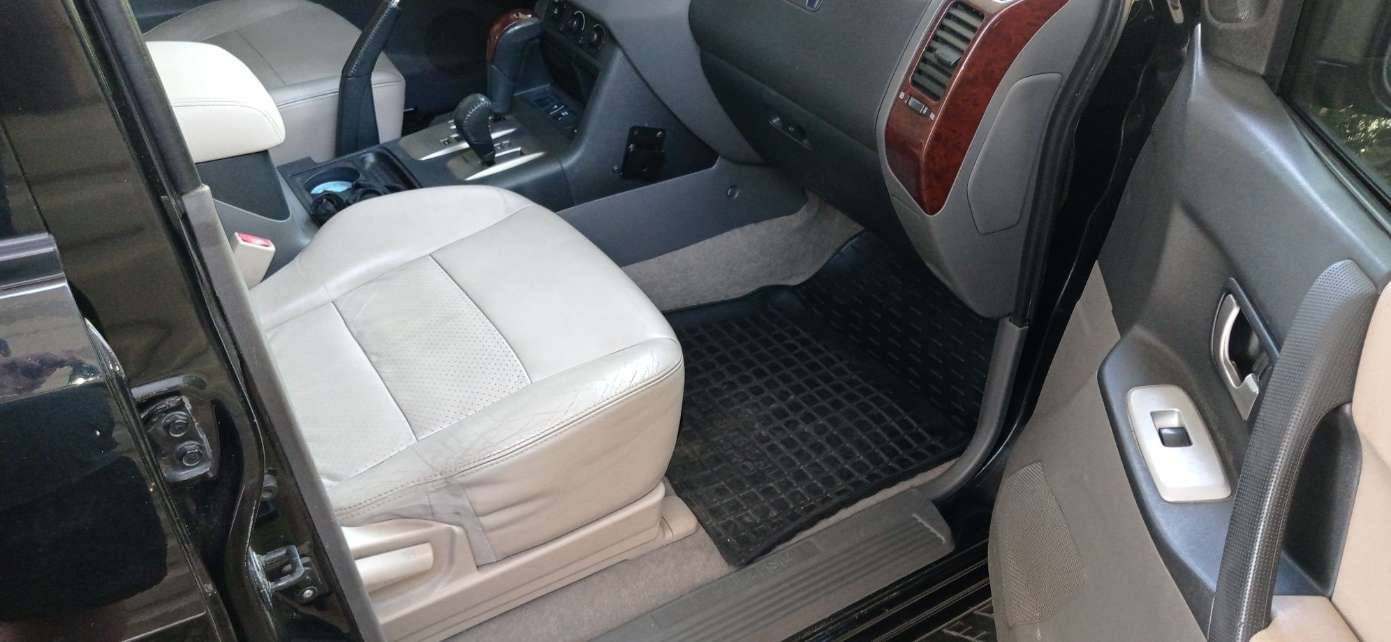Mitsubishi Pajero wagon 3