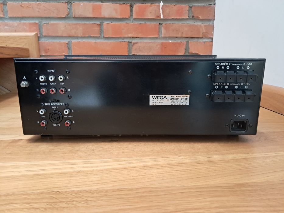 Wzmacniacz stereo WEGA JPS V130