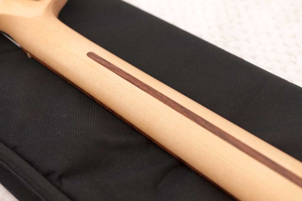 Fender/Squier Jazz Bass Fretless + Saco Fender