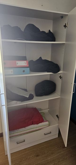 Cama + colchão + guarda fatos