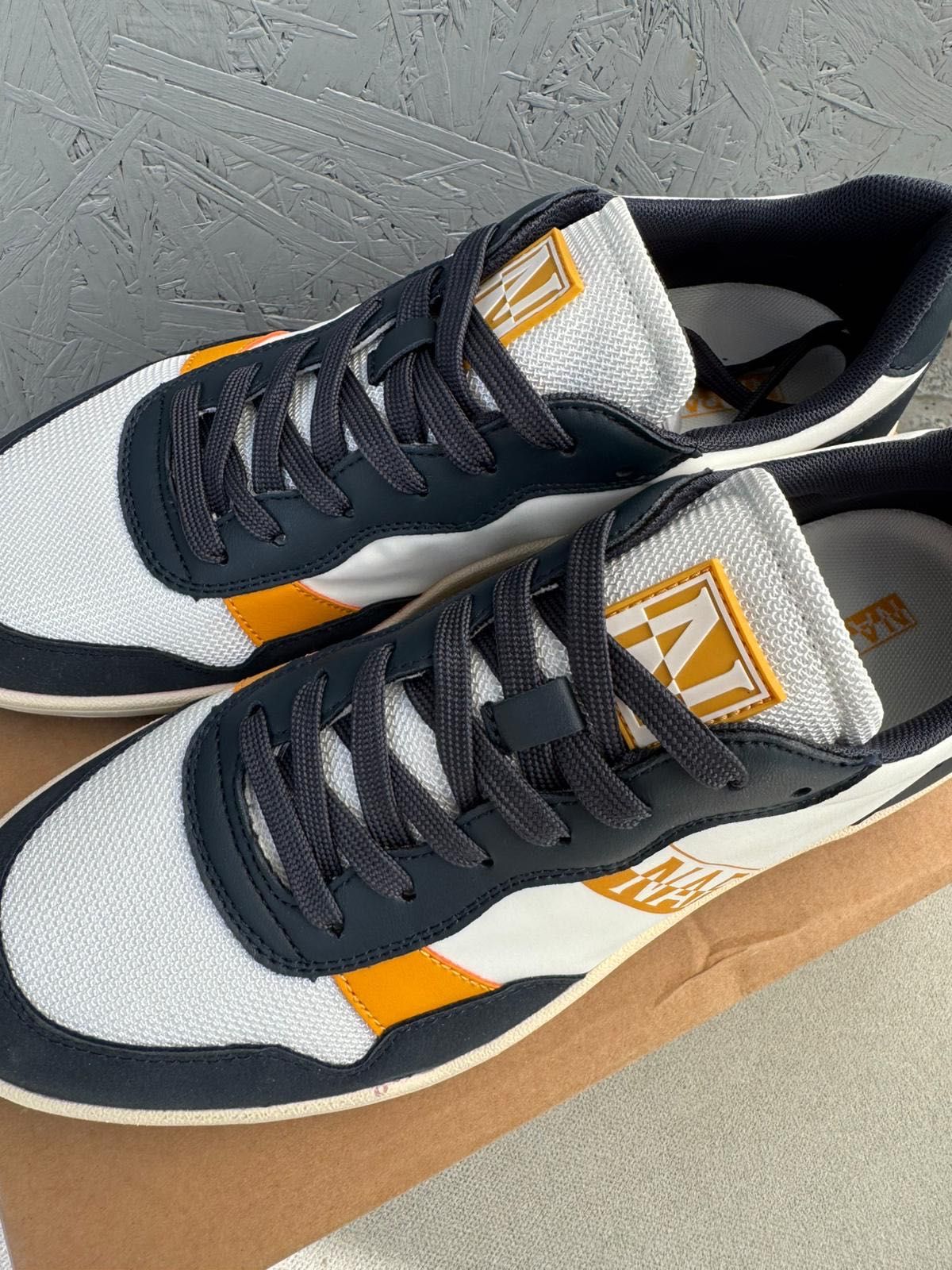 Nowe sneakersy męskie NAPAPIJRI czarne białe pomarańczowe 43
