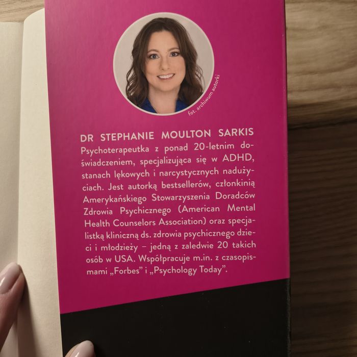 Książka Uwolnij się od toksycznych relacji Dr. Stephanie Moulton Sarki