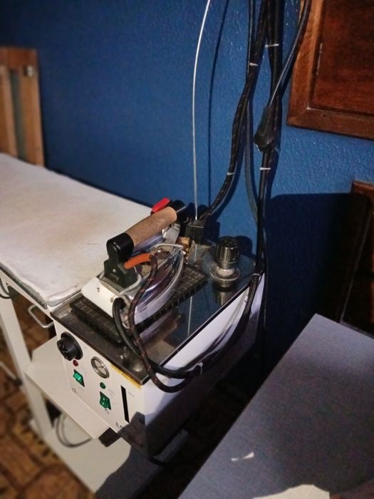 Tábua passar semi-industrial com caldeira