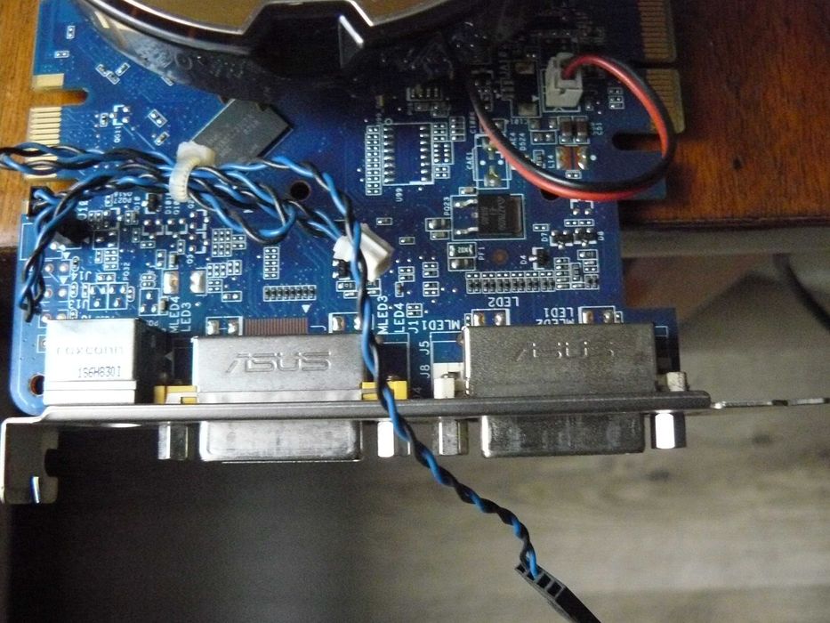 Karta graficzna do komp.  stacjonar. sprawna 100 % Asus DDR3