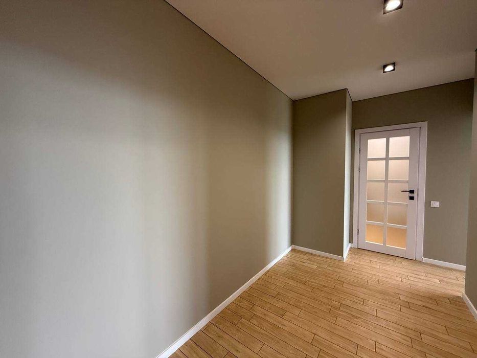 Велика 1 кімнатна квартира у новобудові