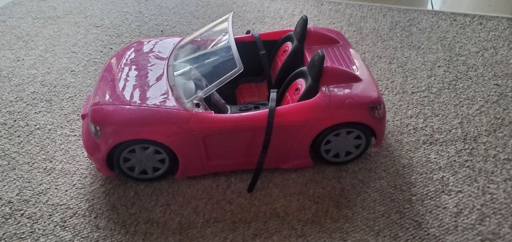 Różowe autko Barbie