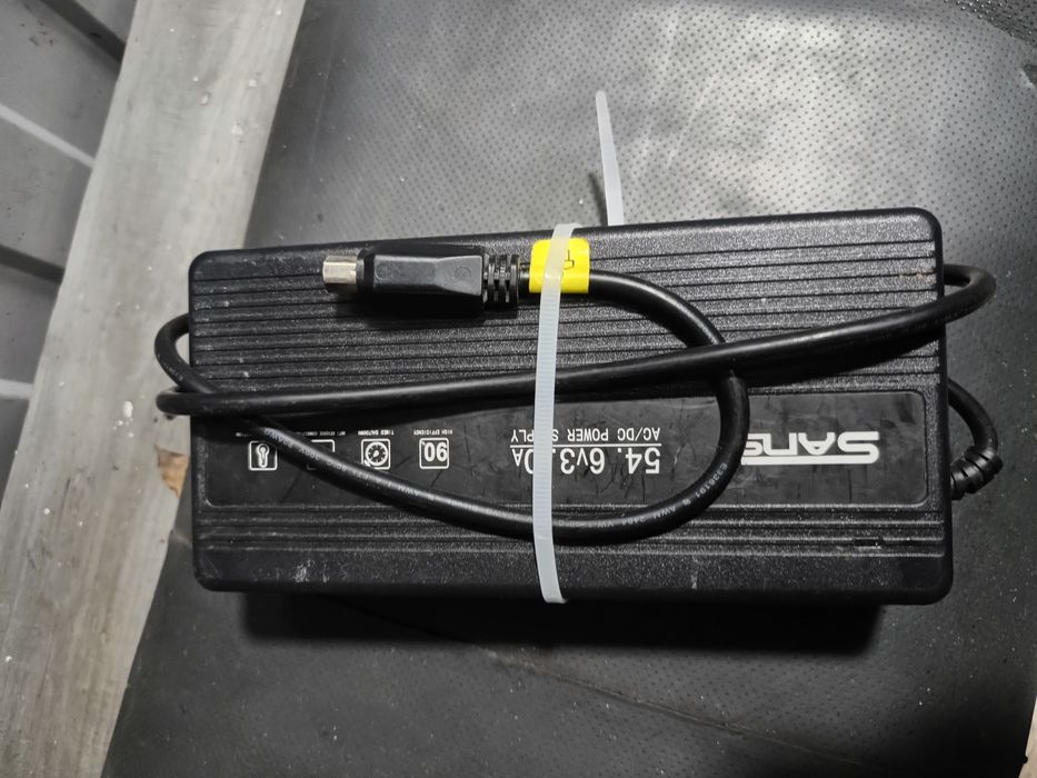 Зарядное устройство Fischer електровелосипед  48 v 5 pin