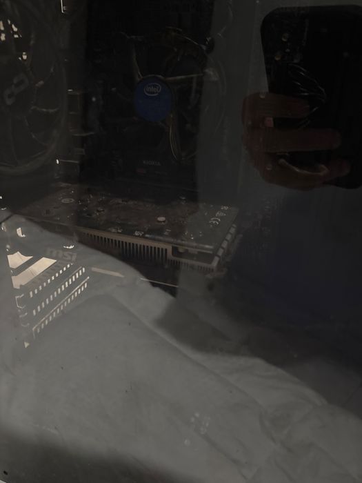 Pc (Torre) i510400f, gtx 1650 super, 16 gb ram, 500 gb