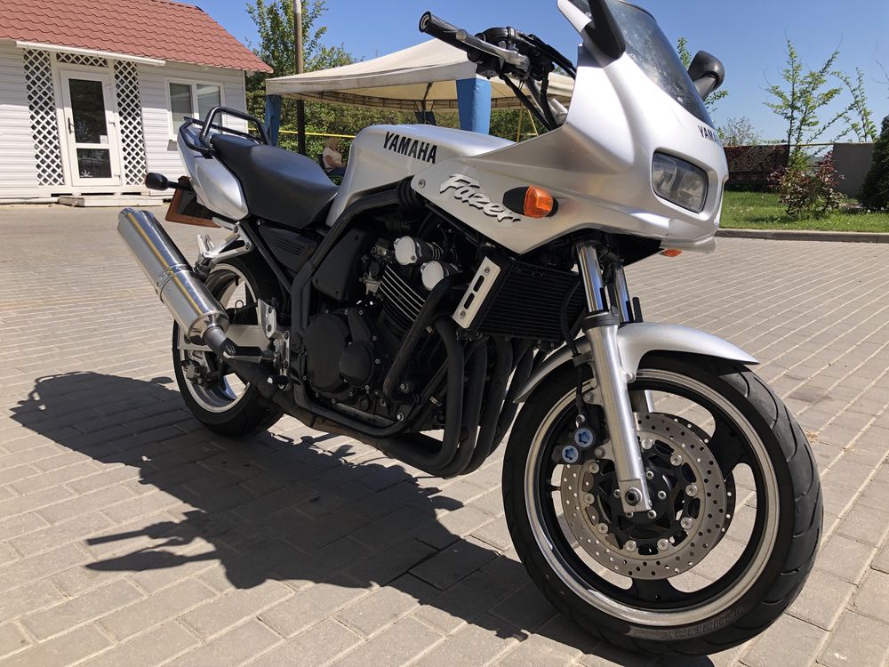 Yamaha FZS 600 Fazer