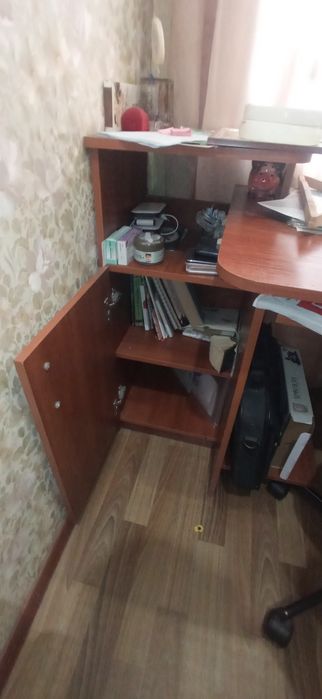Продам письмовий стіл,робився під заказ в кімнату на двох дітей