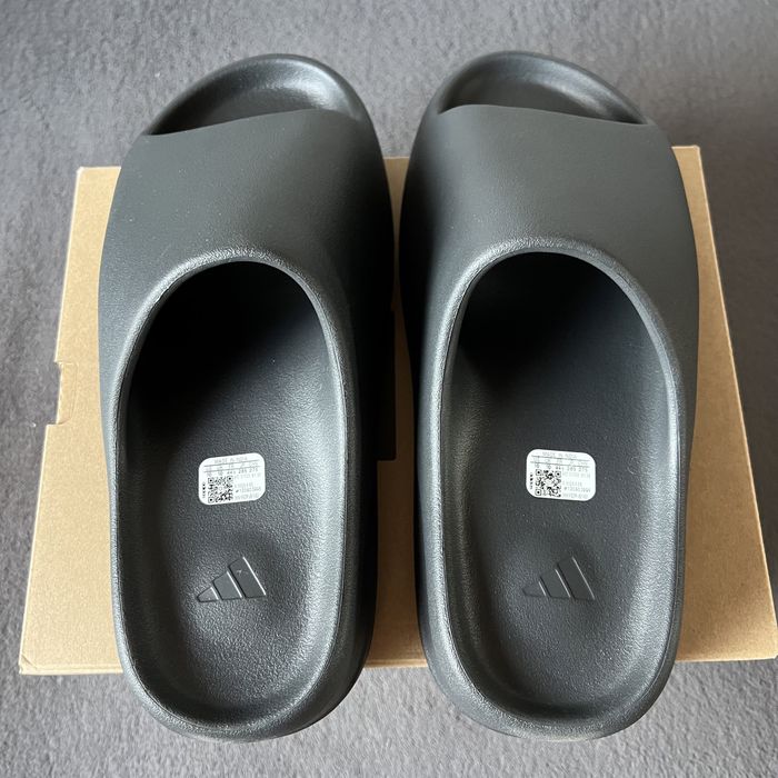 Yeezy Slide Onyx - rozmiar 44,5 i rownież 42-46