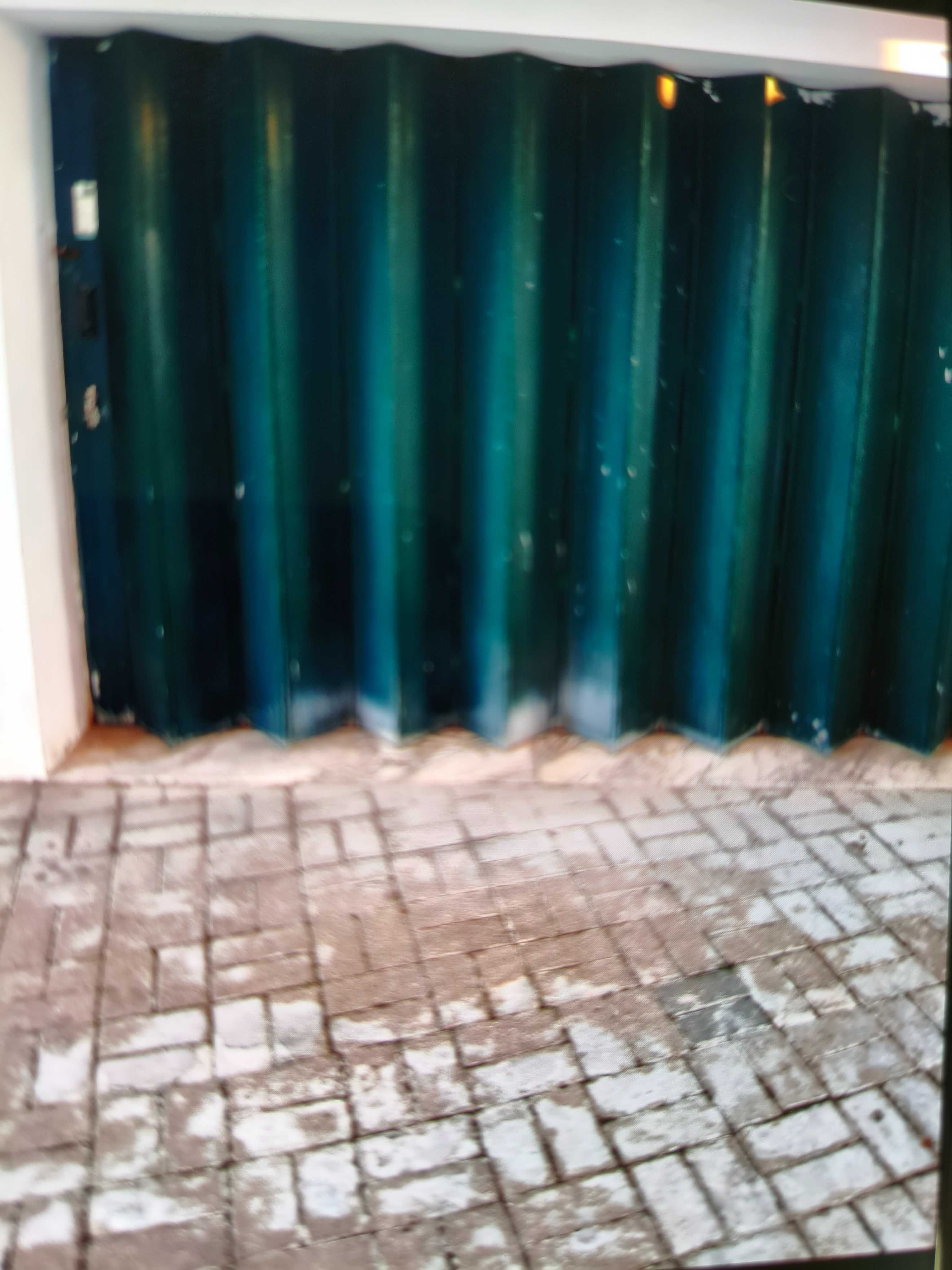 Portão de garagem manual