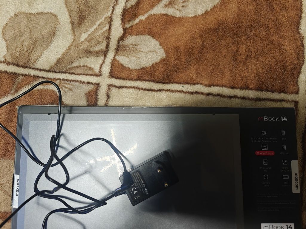 Laptop maxcom 14"