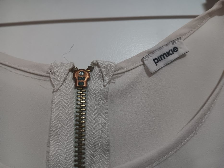 Top branco c/ detalhes laterais