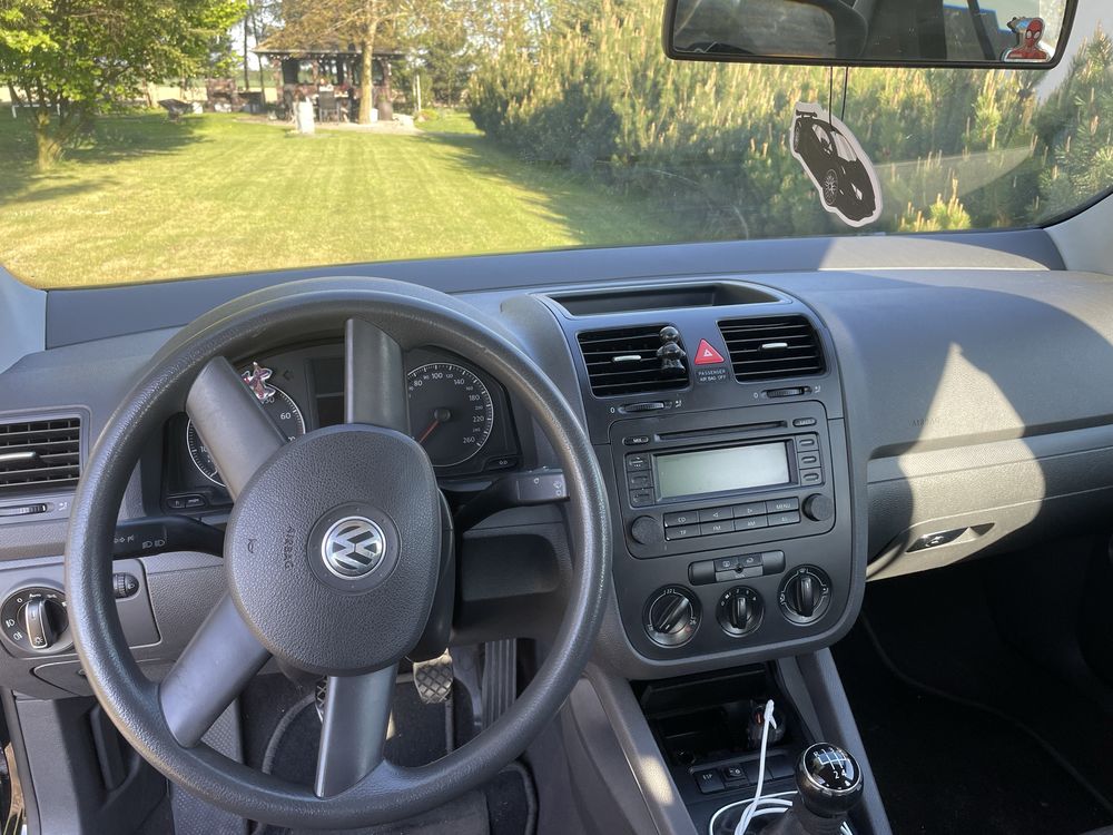 Volkswagen golf 5 1.6mpi 5 drzwi