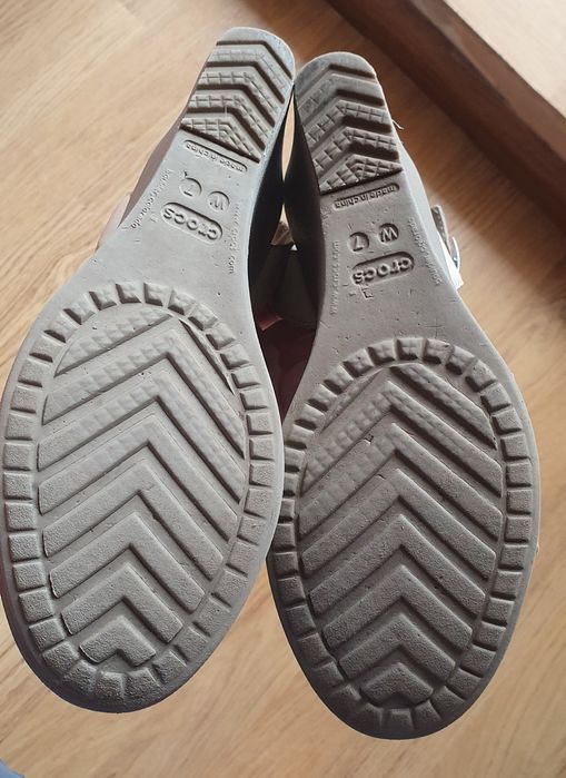 Босоніжки Crocs, розмір W 7