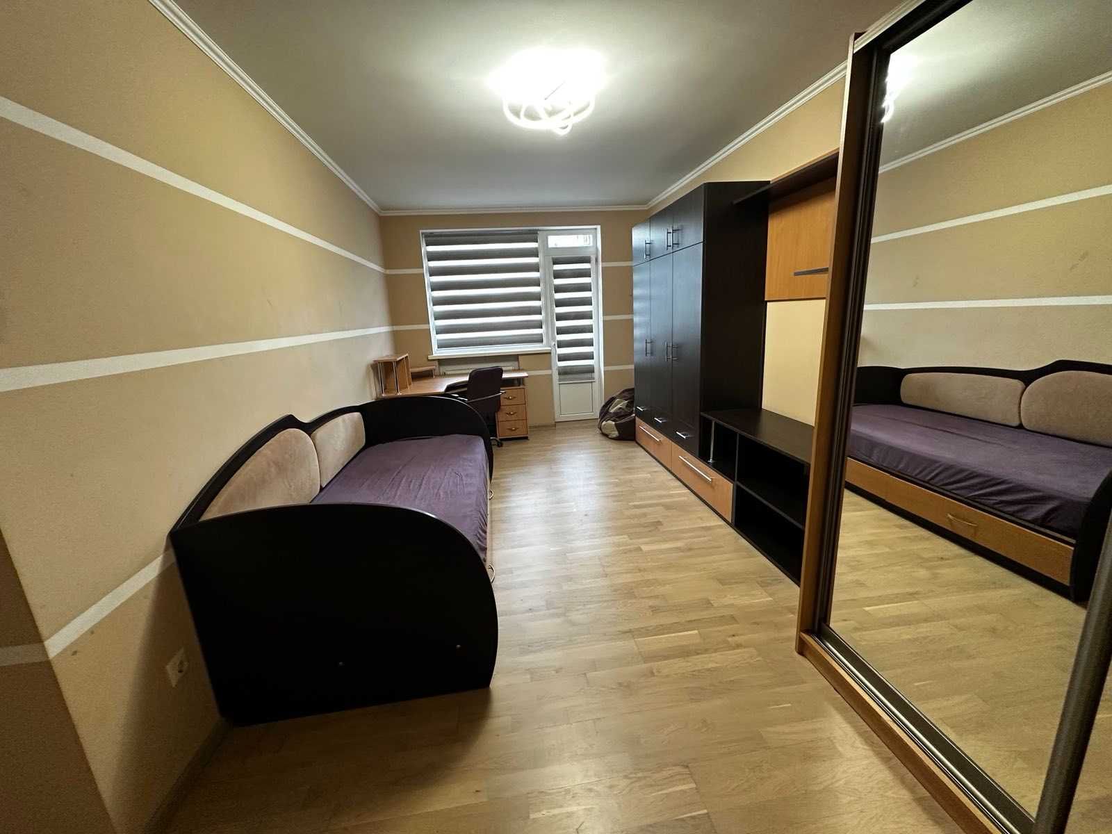 Продається 3 кімнатна квартира в м. Тячів