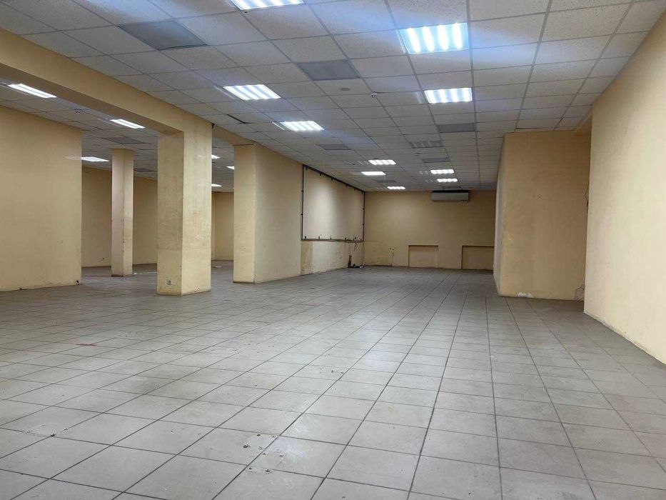 Оренда. Фасад. 260м.кв., Вокзальна-Центр