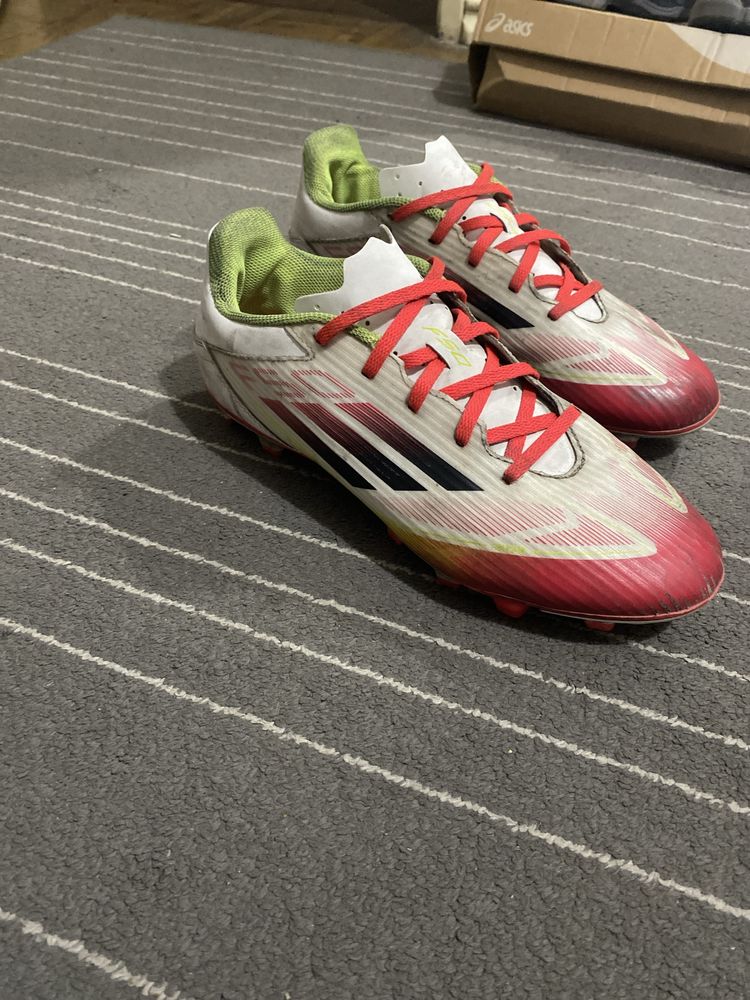 Chuteira adidas f 50 n42 e meio