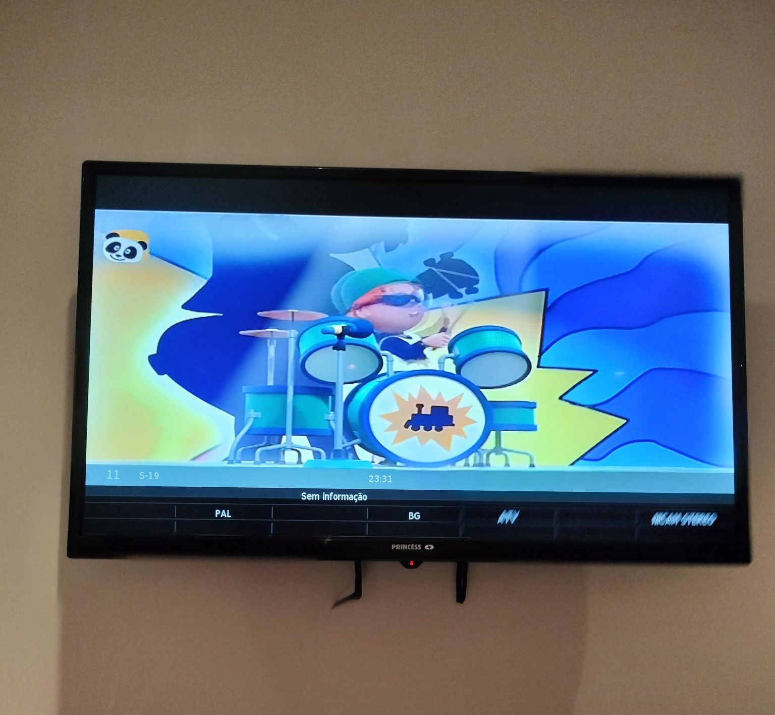 TV como nova( p/desocupar)