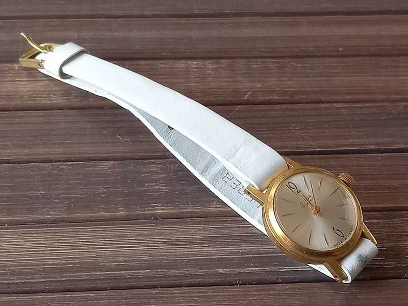 Damski zegarek marki Slava ,vintage