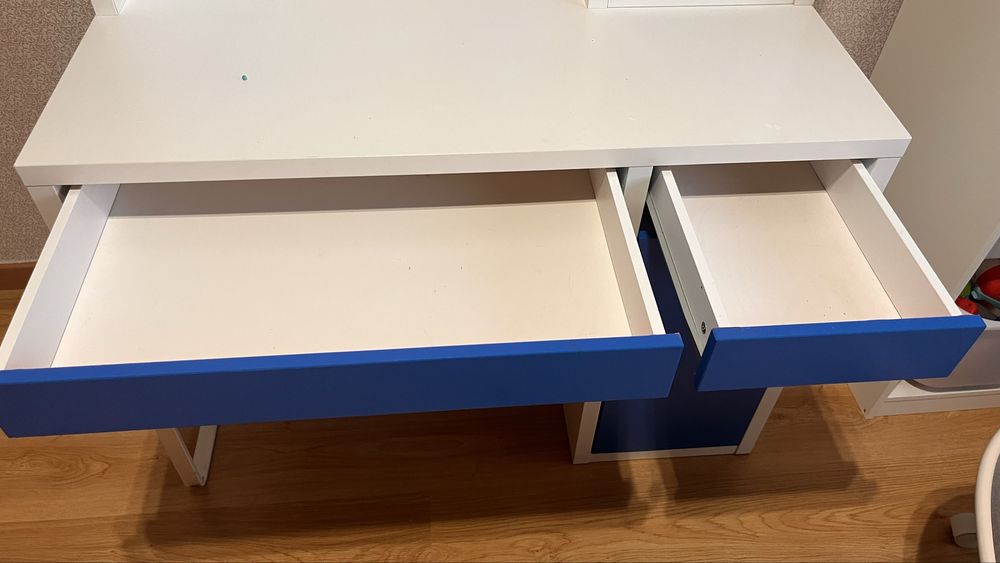 Conjunto secretaria e cadeira para despachar