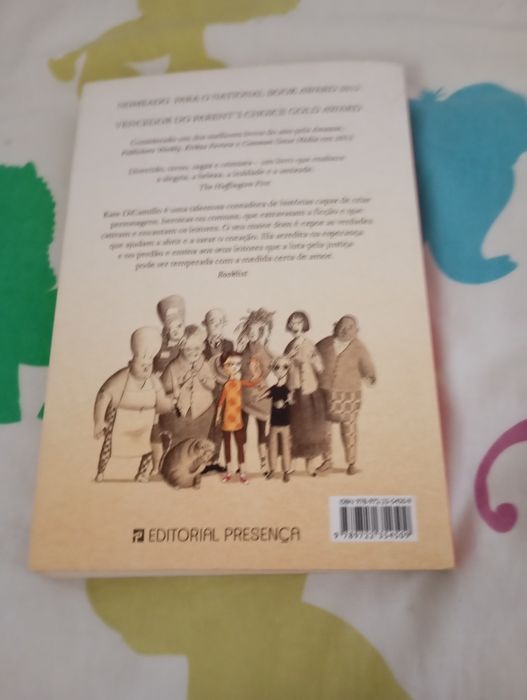 Flora e Ulisses Livro interessante
