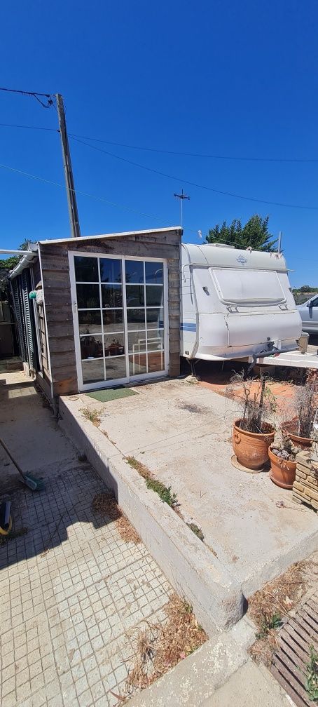 Caravana Hobby com extensão caseira