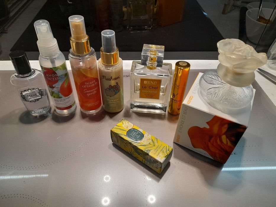 Zestaw 7 flakonów Kenzo, Avon, Jfenzi nowe i używane perfumy i mgiełki