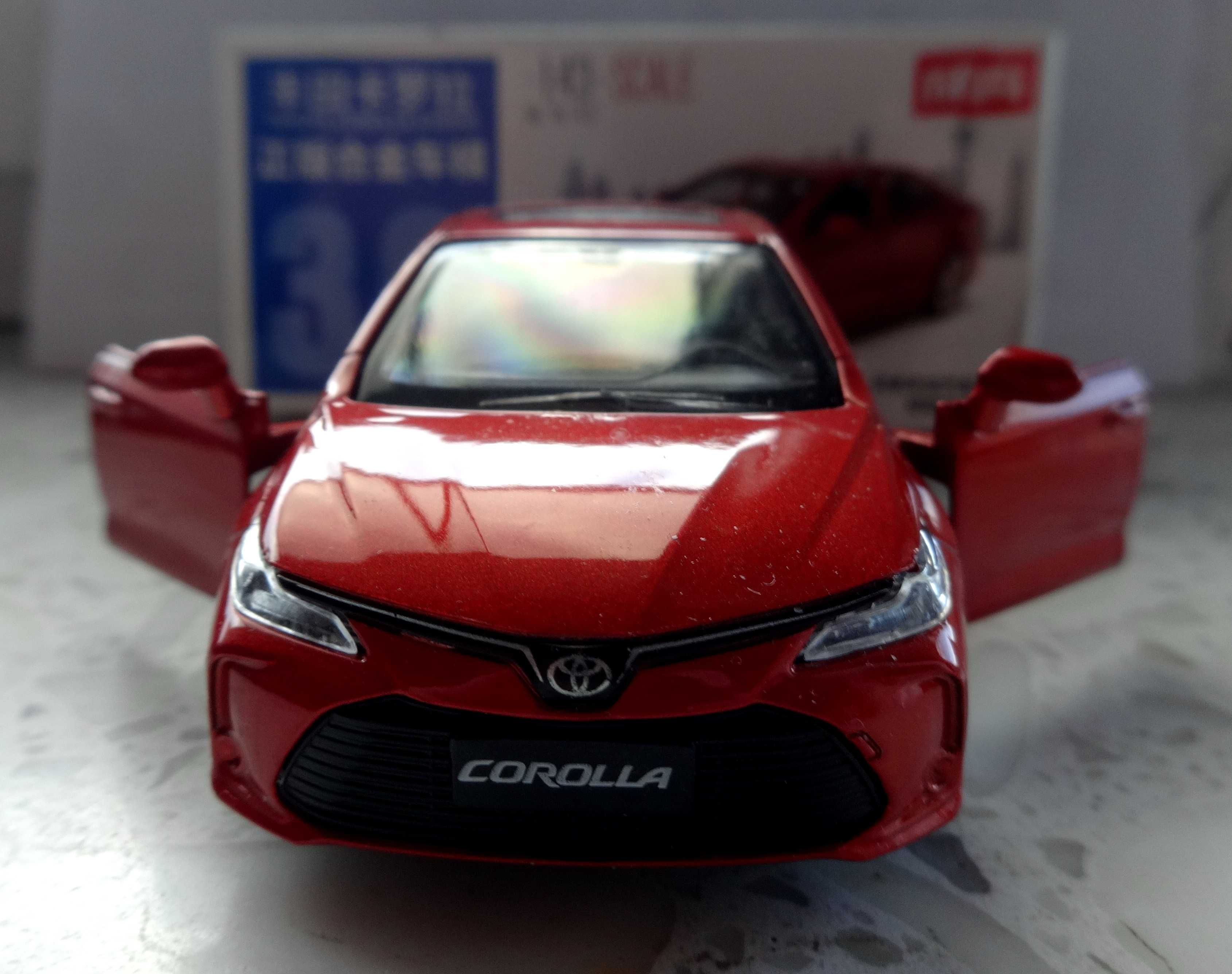 Model Toyota Corolla Hybrid Sedan w skali 1:43 1/43.