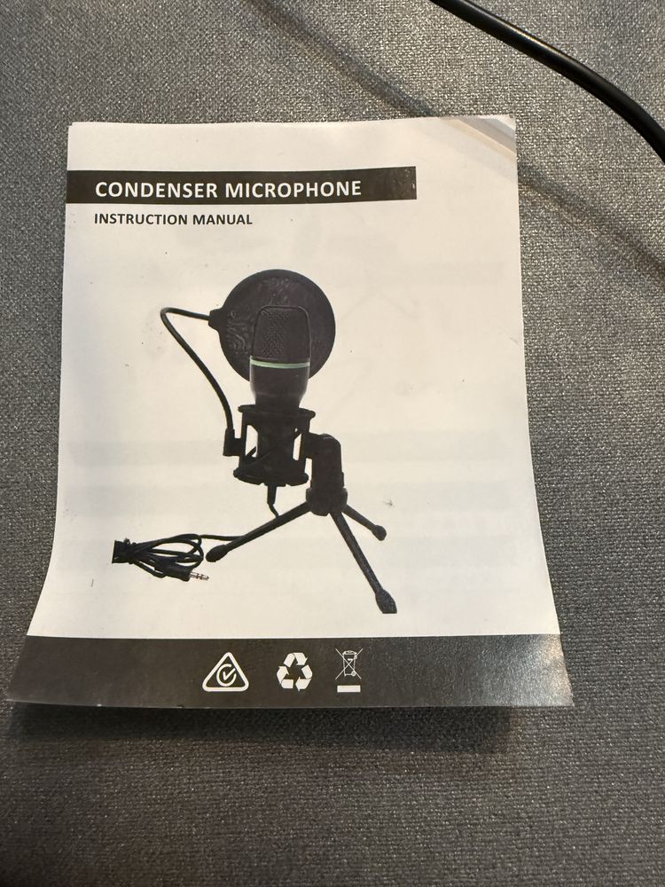 Mesa de stream mais microfone
