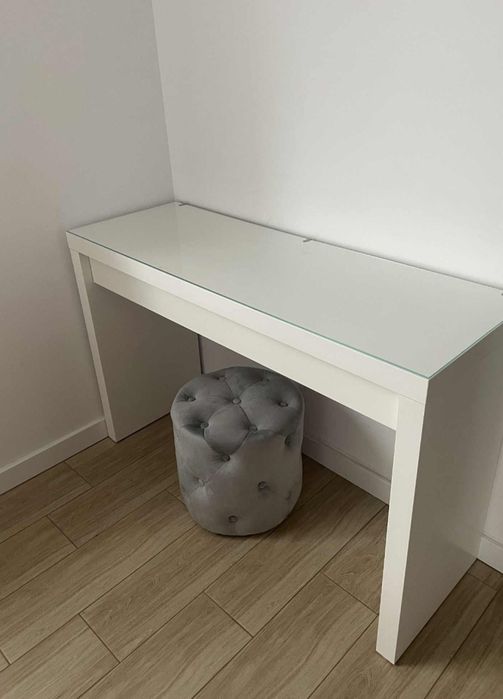 Toaletka z IKEA + pufa