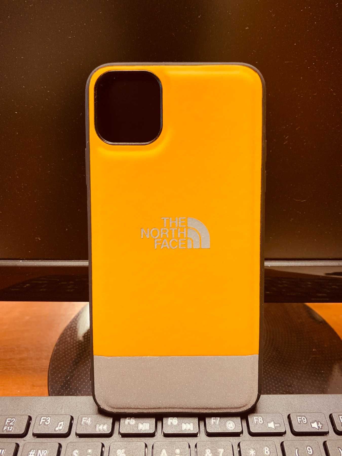 Чехол для  Iphone 11 Pro Max The North Face Светоотражающий.