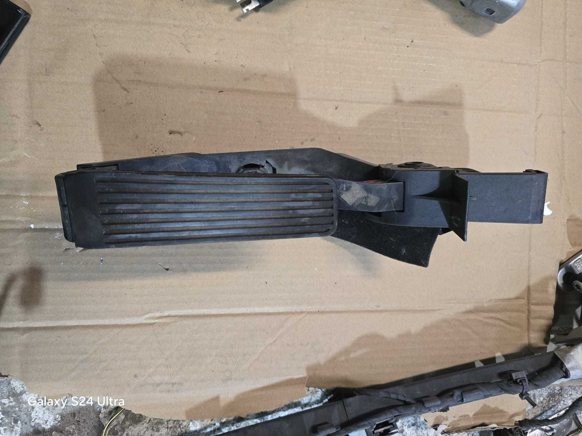POTENCJOMETR PEDAŁ Gazu z Czujnikiem Mercedes W211 W203