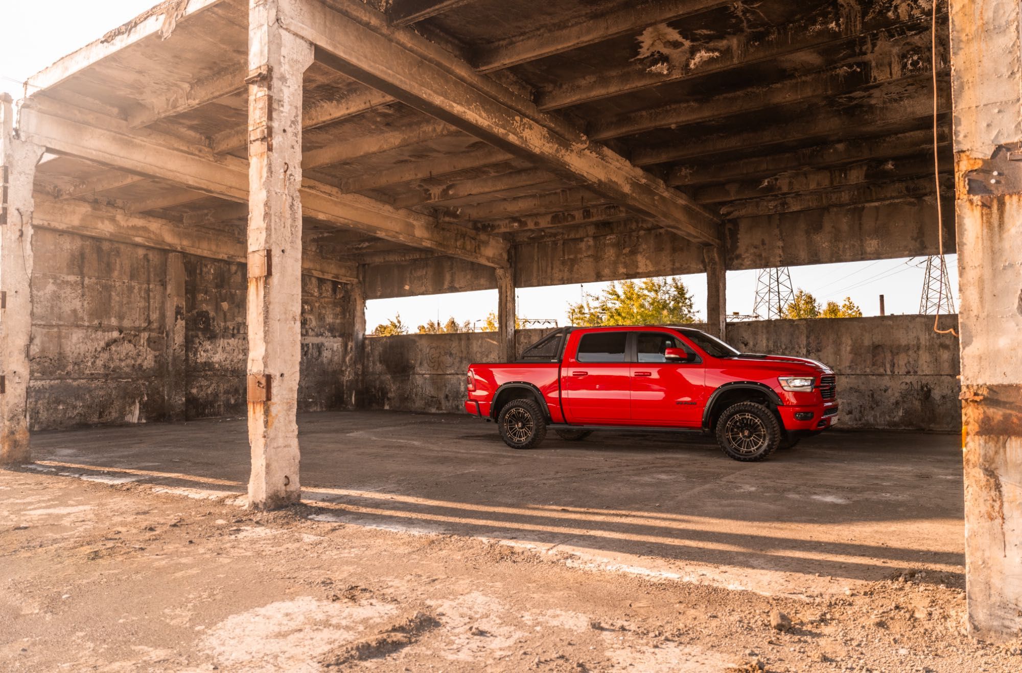 Wynajem Dodge RAM 1500 4x4 5.7L V8 HEMI bez kaucji wypożyczalnia