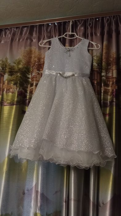 Платье карнавальное Снежинки, Принцессы. Рост от 110-до 130см