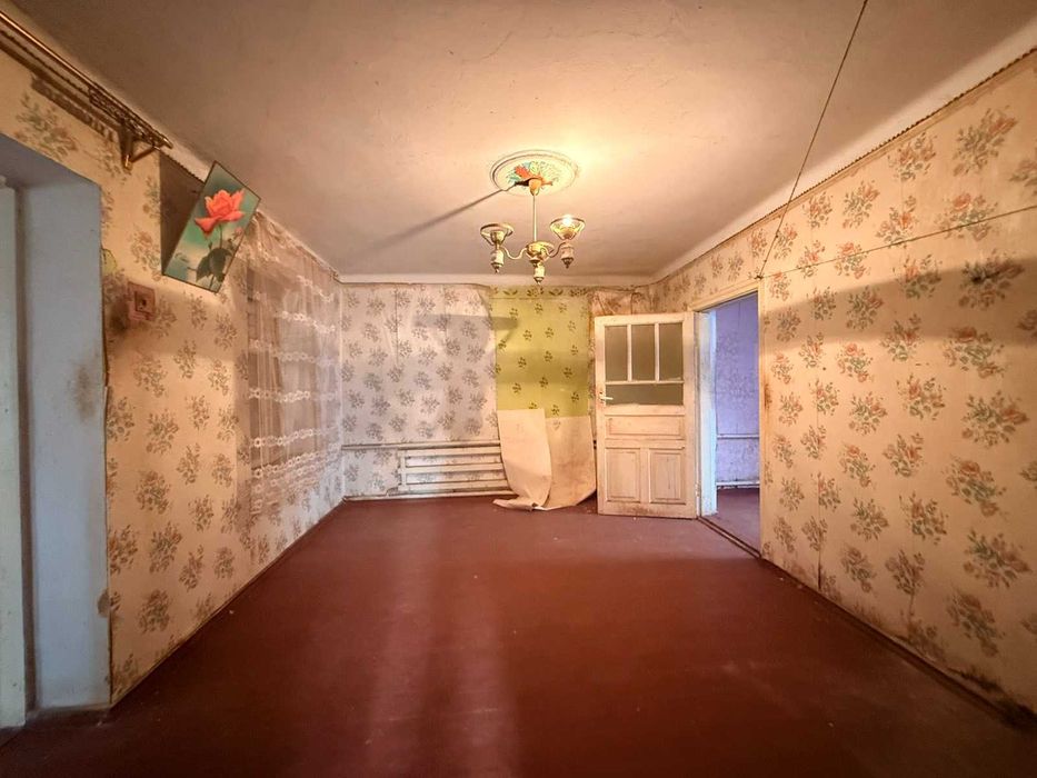 Продам недорого дом в Александровке в удачном месте