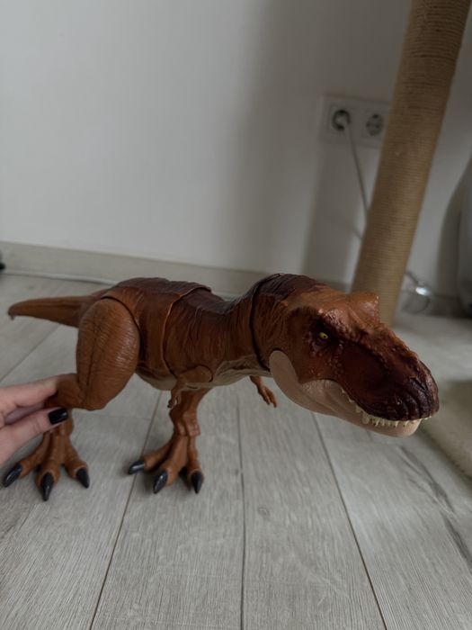 Продам динозавров