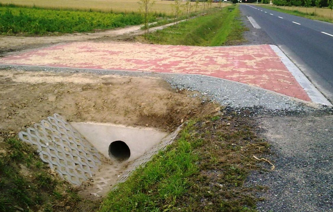 Zlecę wykonanie zjazdu z drogi wojewódzkiej.