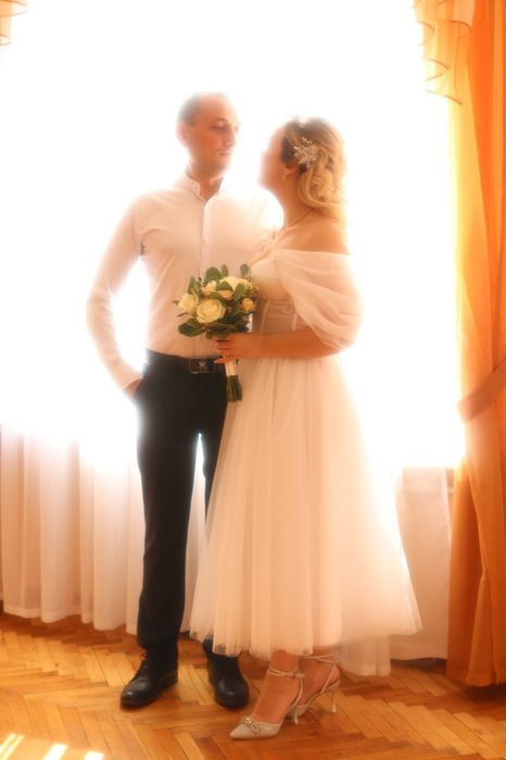 Сукня весільна, випускна